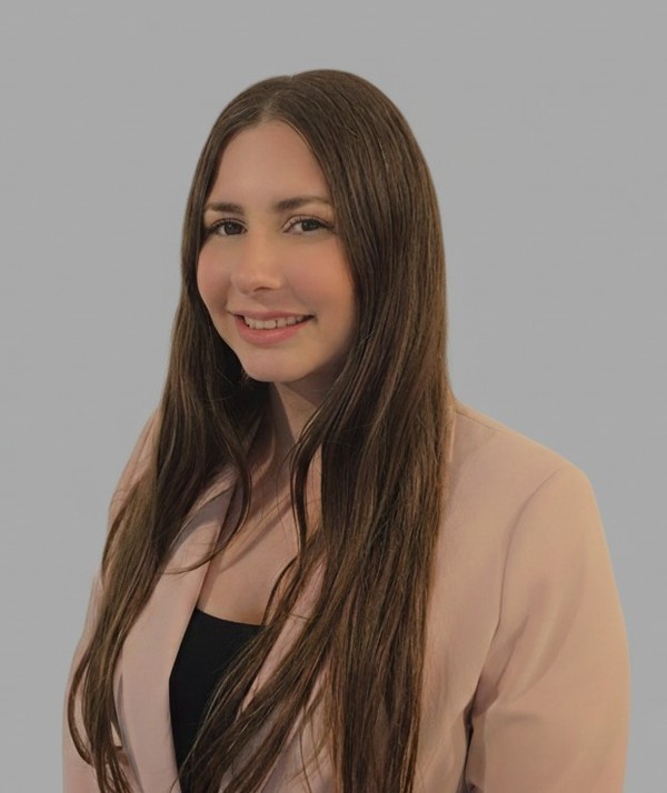 Danielle, Senior Paralegal